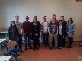 Fyrsti útskriftarárgangurinn heimsótti Giljaskóla