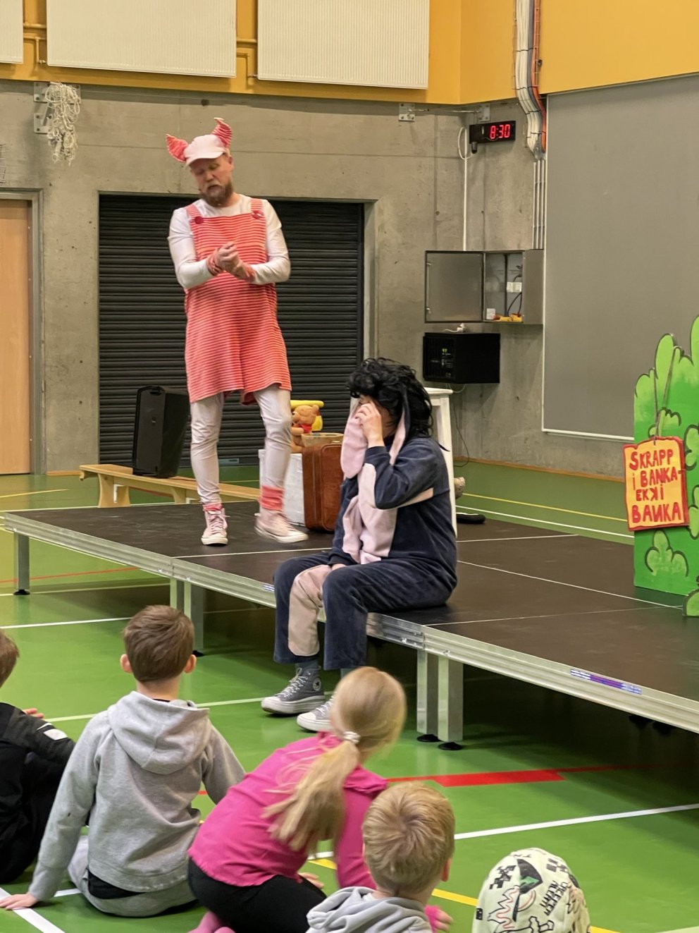 Leikhópurinn Lotta kíkti á nemendur í 1.-4. bekk