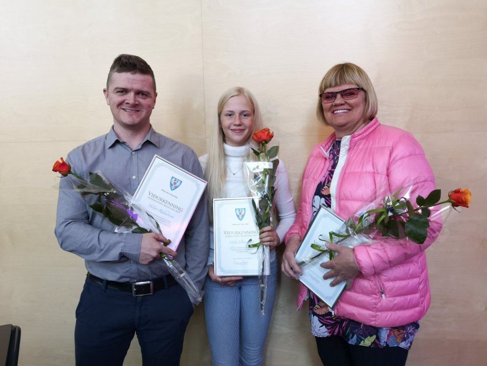 Fræðsluráð afhendir viðurkenningar