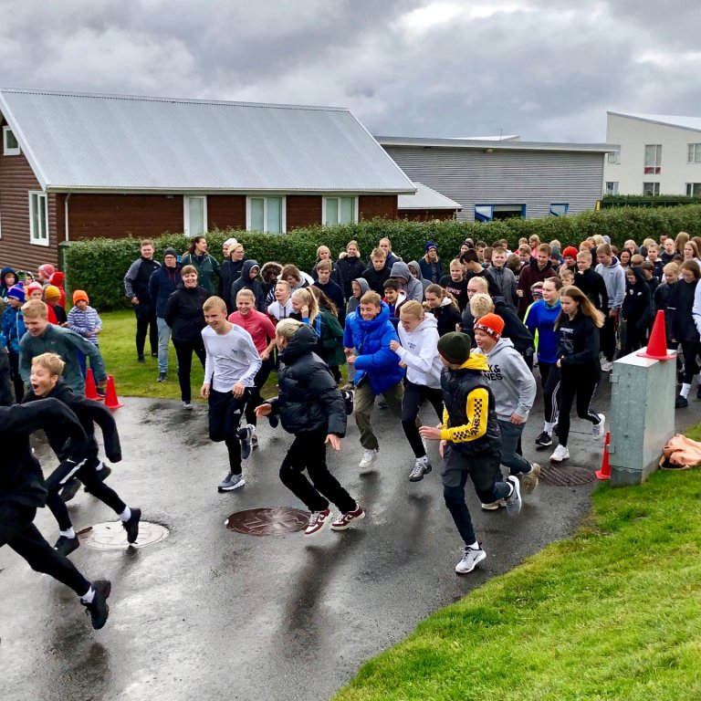 Nemendur á unglingastigi leggja af stað í Ólympíuhlaup ÍSÍ