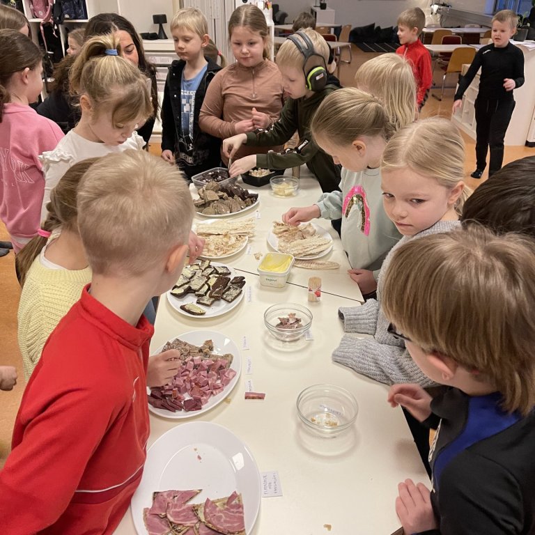 Þorrablót hjá 2. bekk.