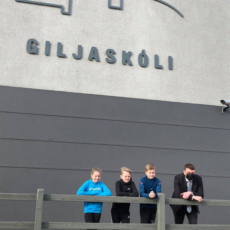 Ásmundur Einar heimsækir Giljaskóla