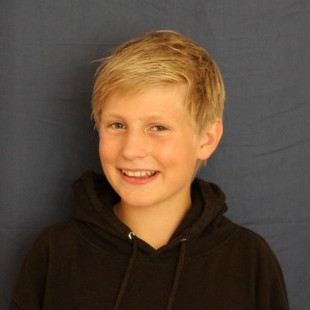 Setjum upp skápa í Giljaskóla