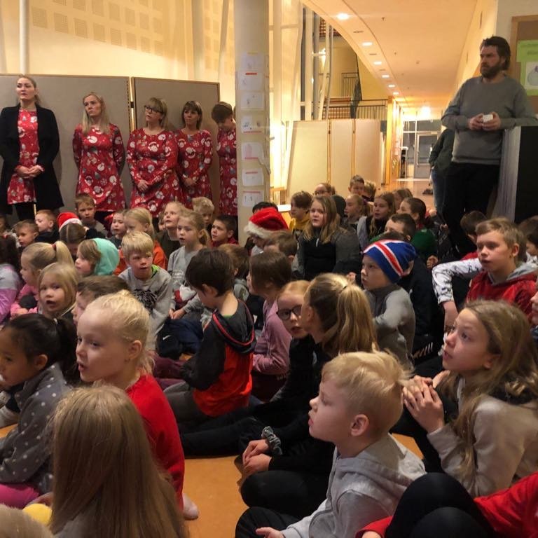 Svalasöngur í Giljaskóla