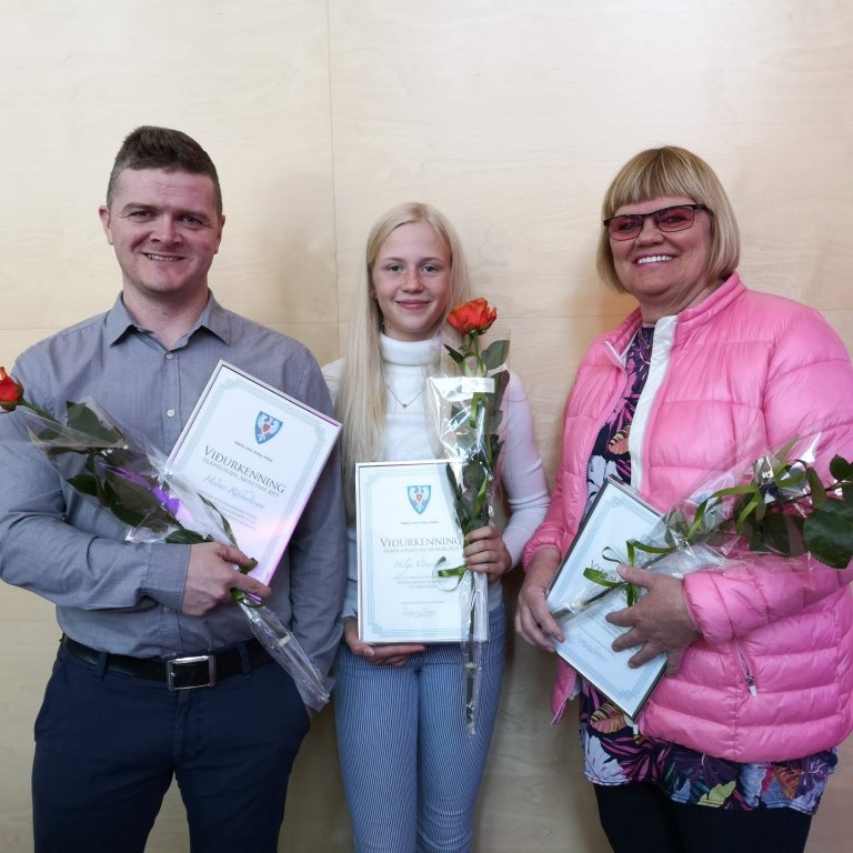 Fræðsluráð afhendir viðurkenningar